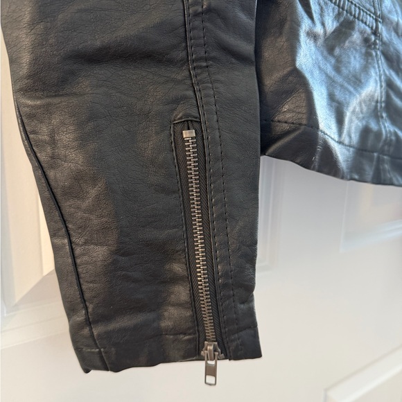 Forever 21 Black Leather Biker Jacket - Picture 3 of 5